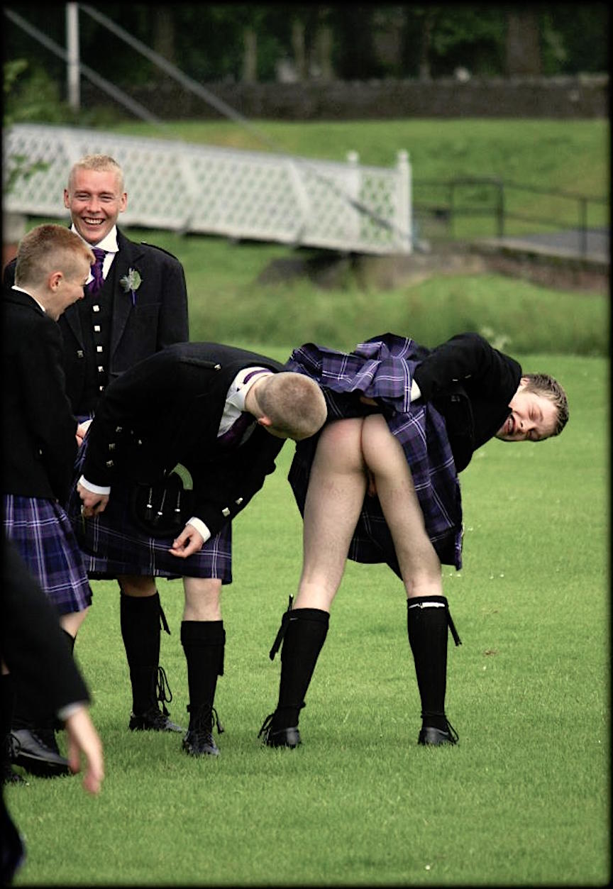 Шотландец В Килте Выебал Двух Милых Девок Порно Фото Бесплатно.
