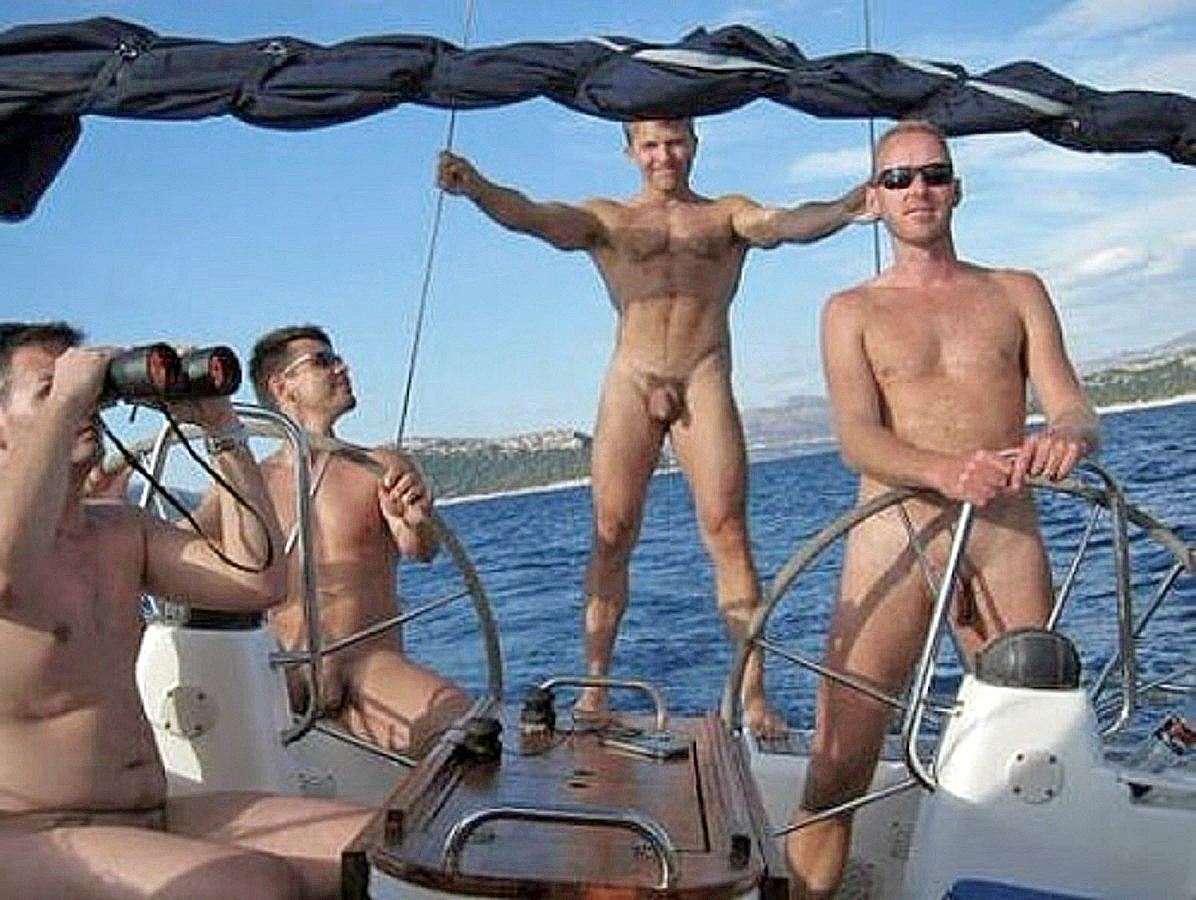 голые парни на яхте фото 2
