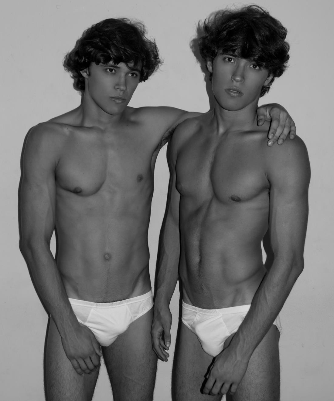 близнецы гей брат фото 86
