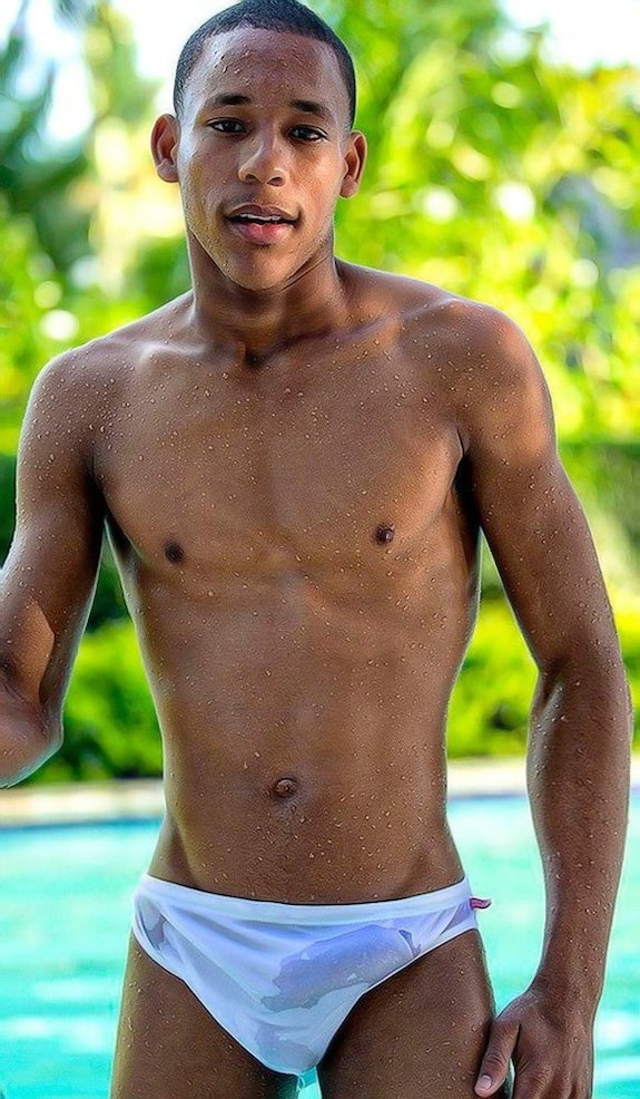 shirtless boys teen gay young - 5e3dcf950d9e0.jpg.