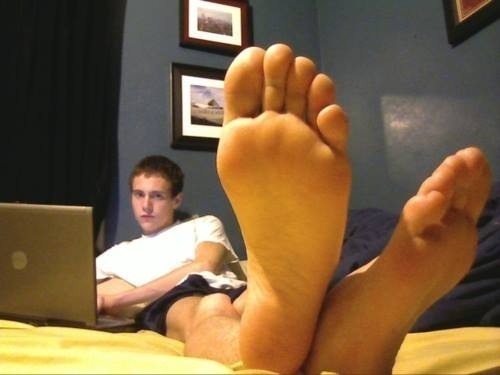 Wanna sniff delicious sox and feet - 5d10f12d6654d.jpg 