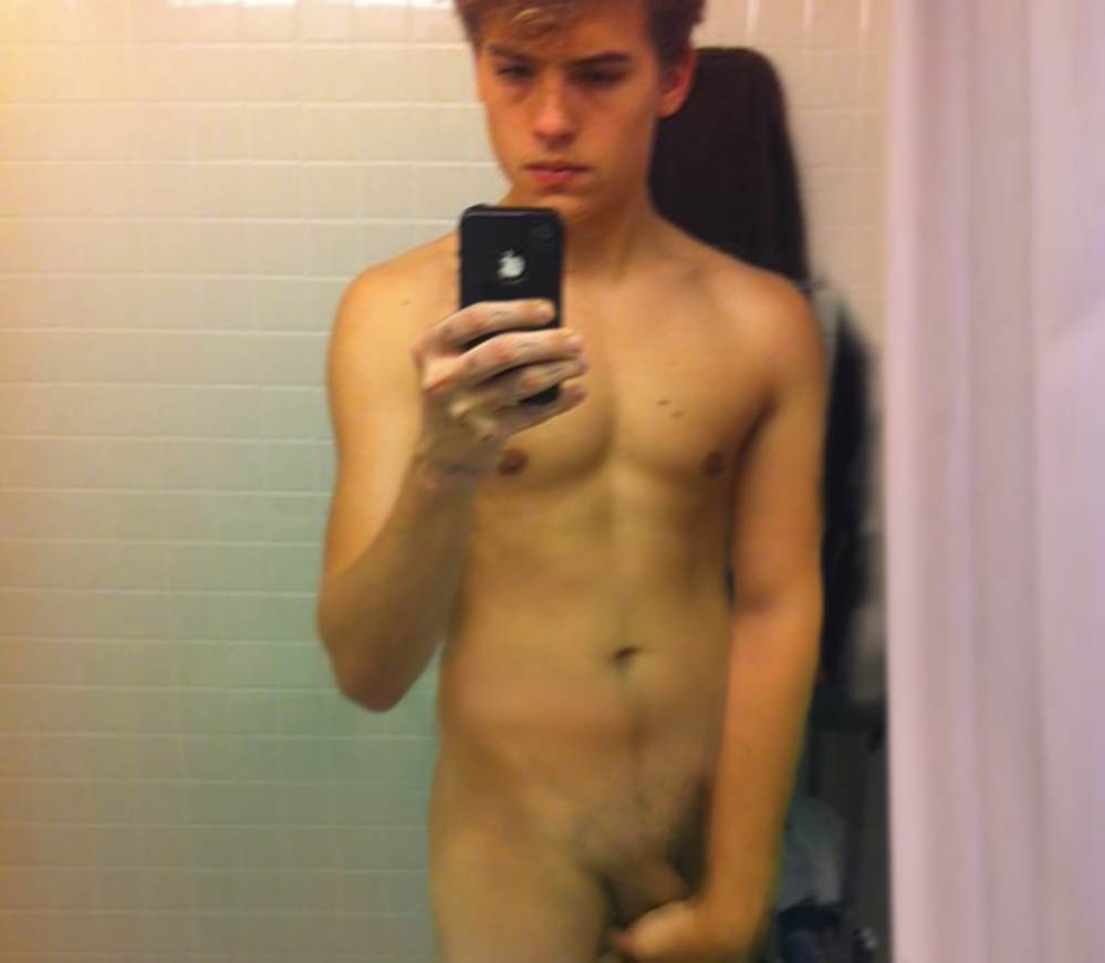 Dylan Sprouse Nude - 52bbcdc4e9345.jpg.