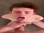 Sexy Oral Sex Twink Eat Cum From His Friend