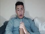 Dude has an intense jerk off session boys porn