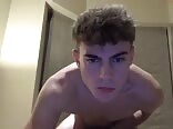 Dude hooking up and jerking off online with some girls boys porn